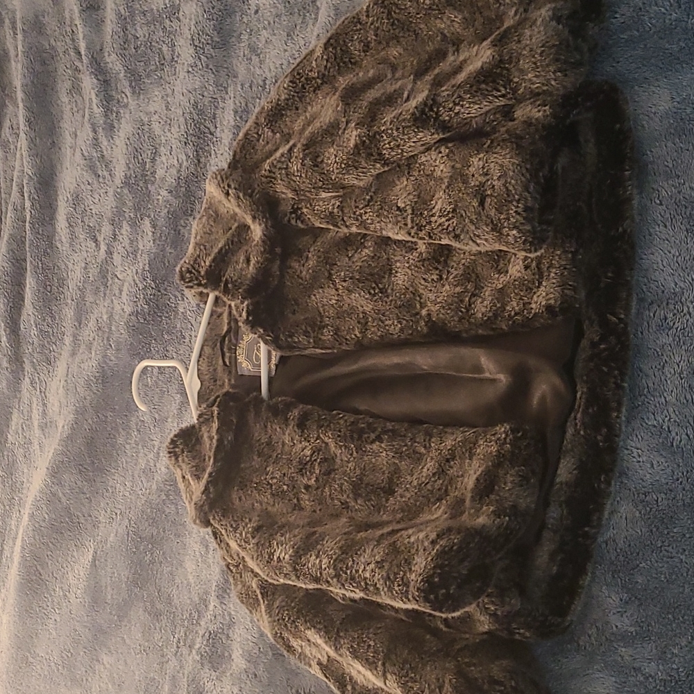 Forever 21 faux fur crop jacket